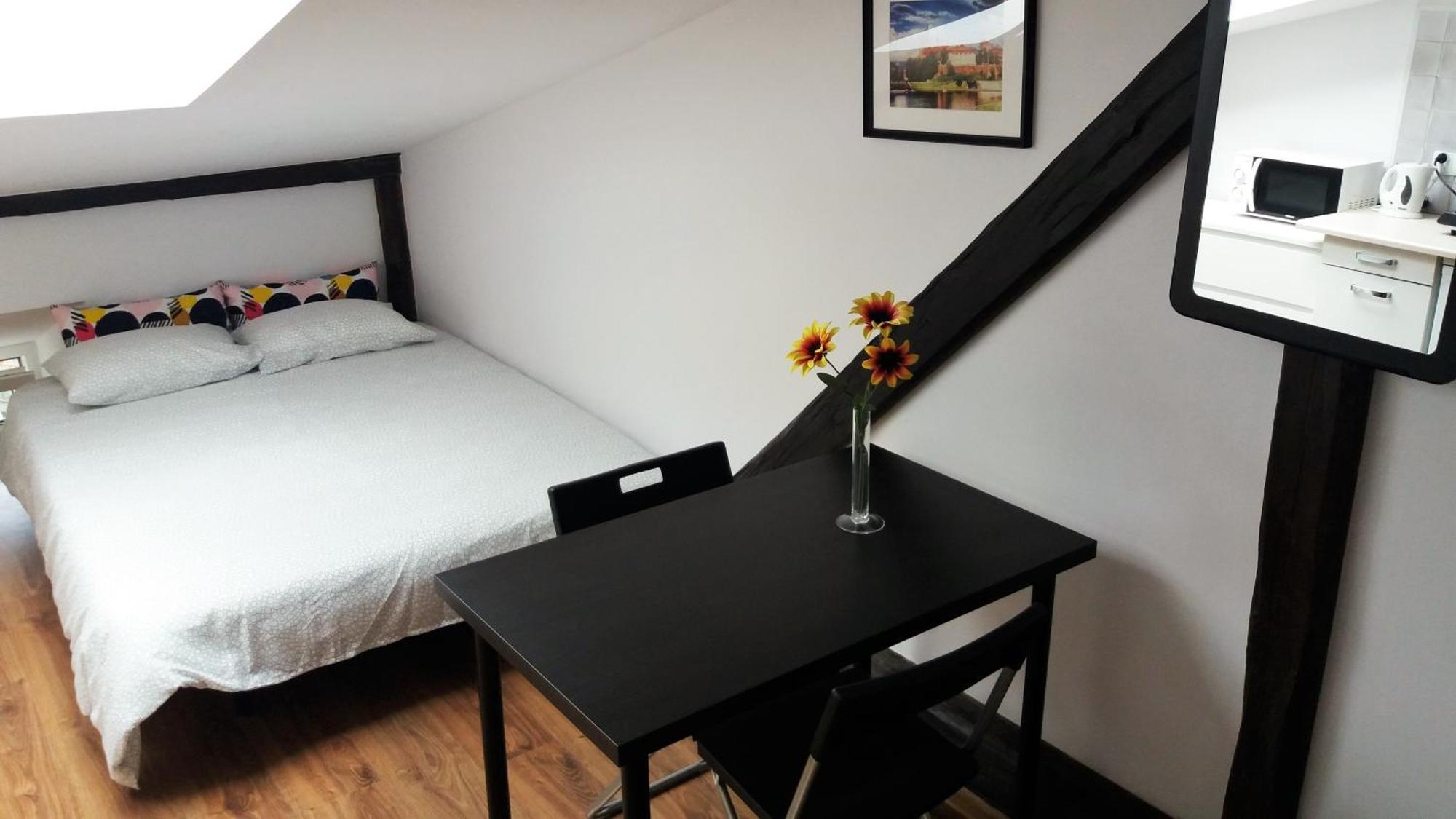 Nice Attic Studio Close To Old Town Air Conditioning - Klimatyzacja كراكوفيا المظهر الخارجي الصورة
